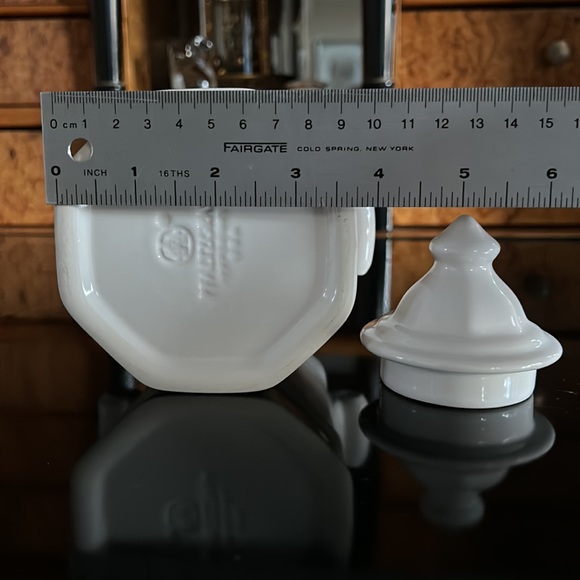 Pfalzgraf covered Ceramic Container with Lid, off white, Germany - Picture 5 of 7